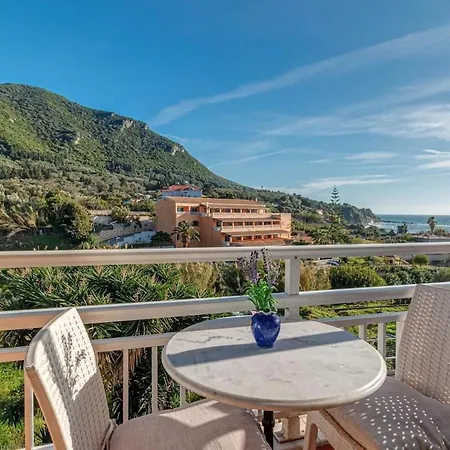 Apartment Spiros Amazing House