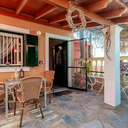 Apartment Spiros Amazing House